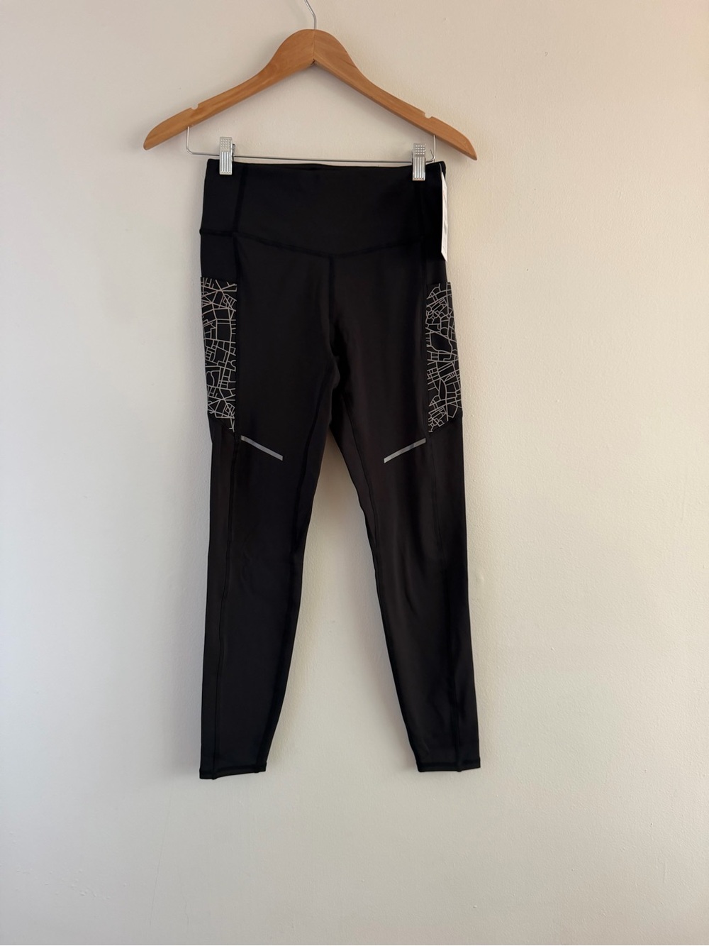 Born Primitive Pace Runnin Black High-Waist Leggings with Patterned Side Pockets